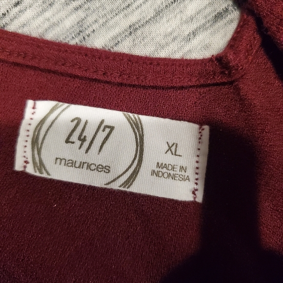 Red shirt - Picture 4 of 4